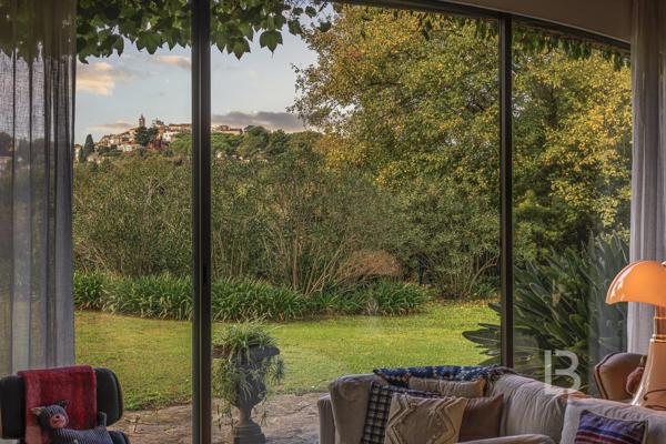 Propriété de caractère avec piscine, à vendre à Mougins.