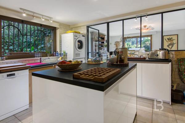 Propriété de caractère avec piscine, à vendre à Mougins.