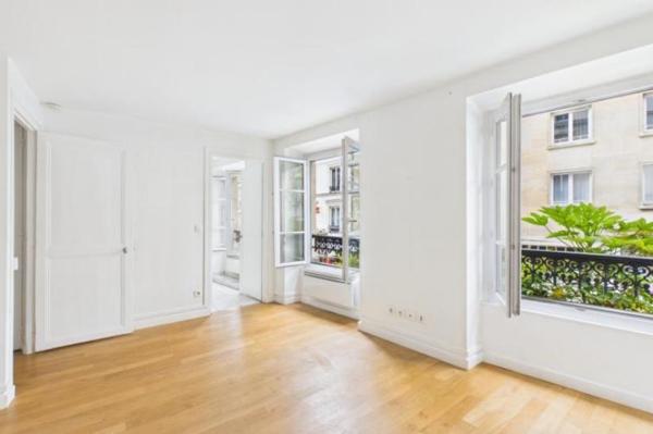 Vente - Appartement 2 pièces 47 m 2 Paris (75006)