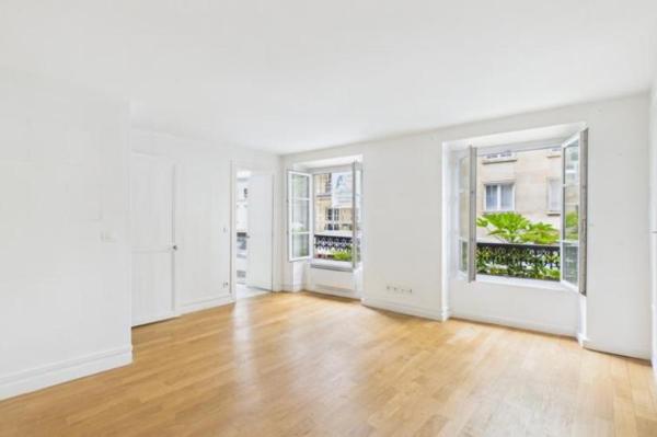 Vente - Appartement 2 pièces 47 m 2 Paris (75006)