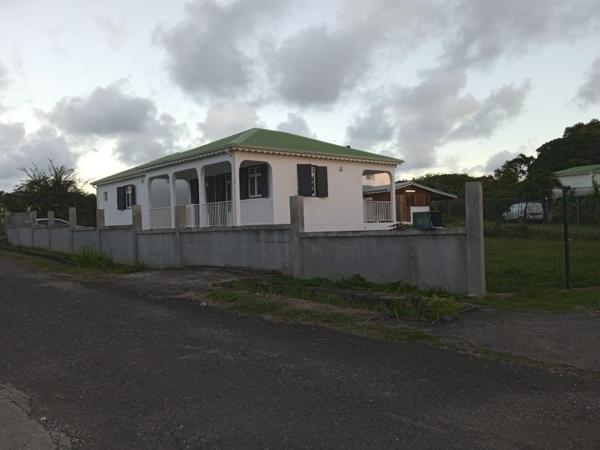 Maison dans Anse-Bertrand