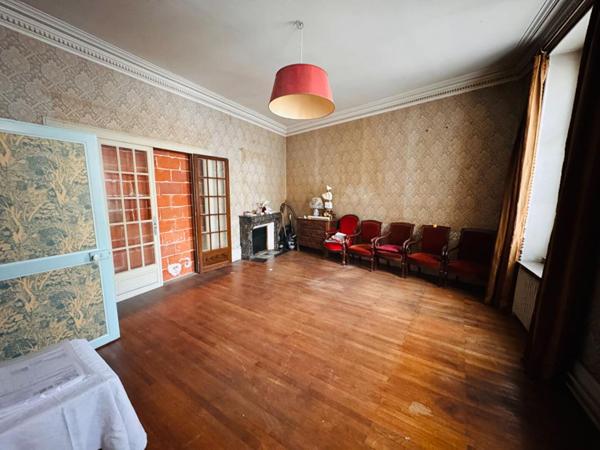 Grande maison familiale dans le centre de Prémery