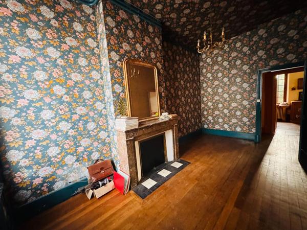 Grande maison familiale dans le centre de Prémery