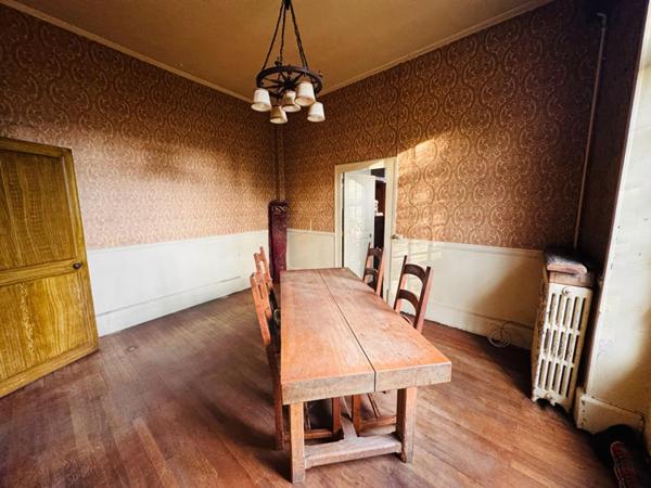 Grande maison familiale dans le centre de Prémery