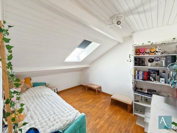 Rare à Grigny Village : L'élégance d'une Meulière entièrement rénovée - 4 chambres, jardin & terrasse