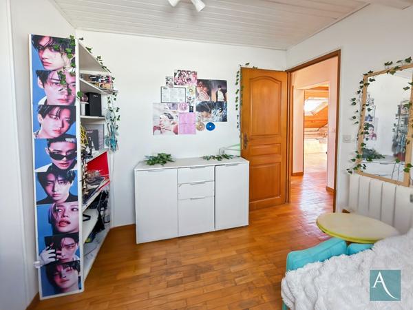 Rare à Grigny Village : L'élégance d'une Meulière entièrement rénovée - 4 chambres, jardin & terrasse