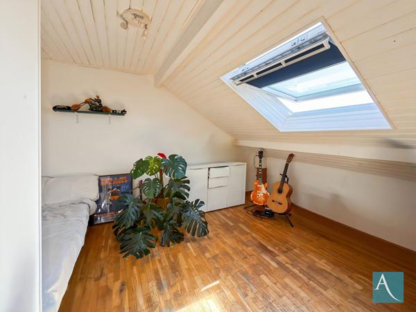 Rare à Grigny Village : L'élégance d'une Meulière entièrement rénovée - 4 chambres, jardin & terrasse