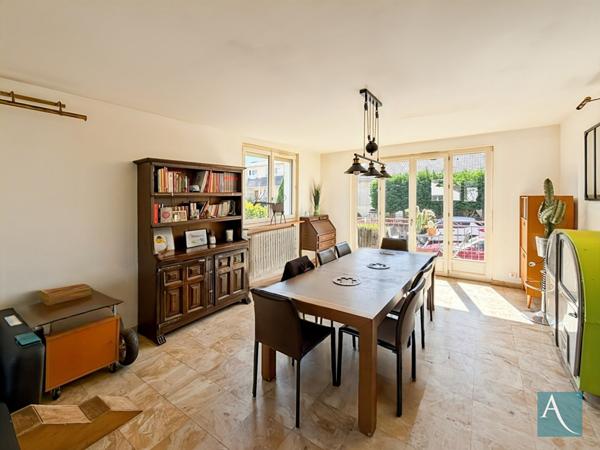 Rare à Grigny Village : L'élégance d'une Meulière entièrement rénovée - 4 chambres, jardin & terrasse