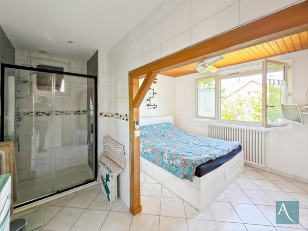 Rare à Grigny Village : L'élégance d'une Meulière entièrement rénovée - 4 chambres, jardin & terrasse