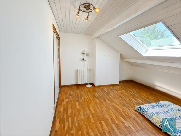Rare à Grigny Village : L'élégance d'une Meulière entièrement rénovée - 4 chambres, jardin & terrasse