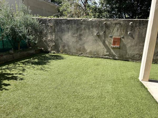 Alleins , comme un LOFT , jardin, grand garage - remise proche Golf Pont Royal