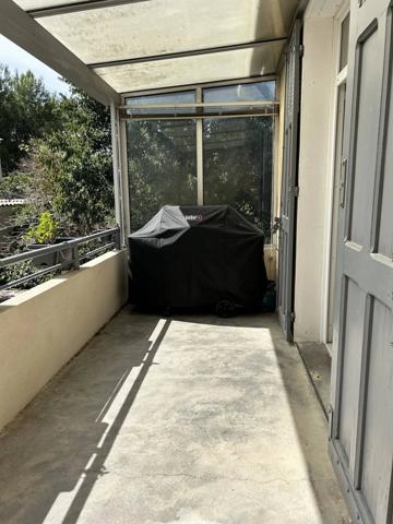 Alleins , comme un LOFT , jardin, grand garage - remise proche Golf Pont Royal