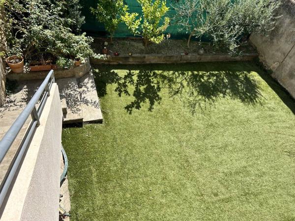 Alleins , comme un LOFT , jardin, grand garage - remise proche Golf Pont Royal