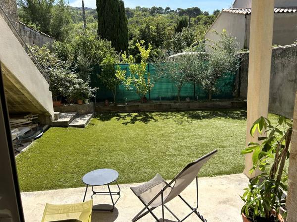 Alleins , comme un LOFT , jardin, grand garage - remise proche Golf Pont Royal