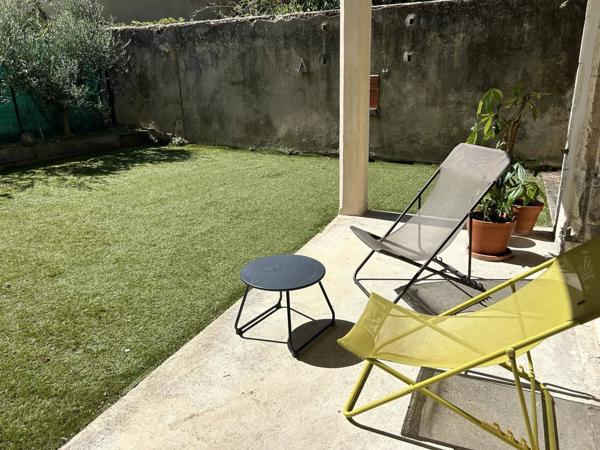 Alleins , comme un LOFT , jardin, grand garage - remise proche Golf Pont Royal