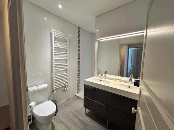 Alleins , comme un LOFT , jardin, grand garage - remise proche Golf Pont Royal