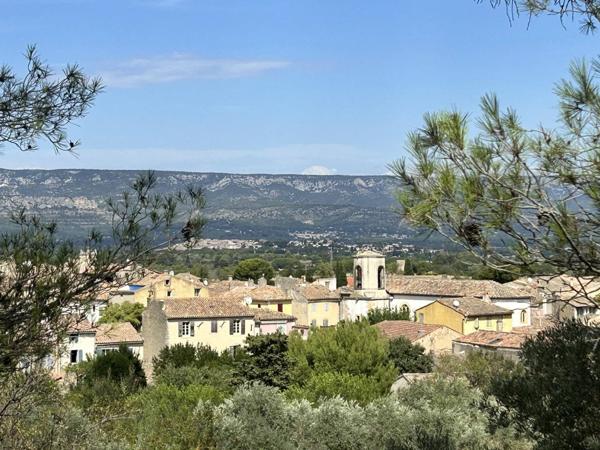 Alleins , comme un LOFT , jardin, grand garage - remise proche Golf Pont Royal