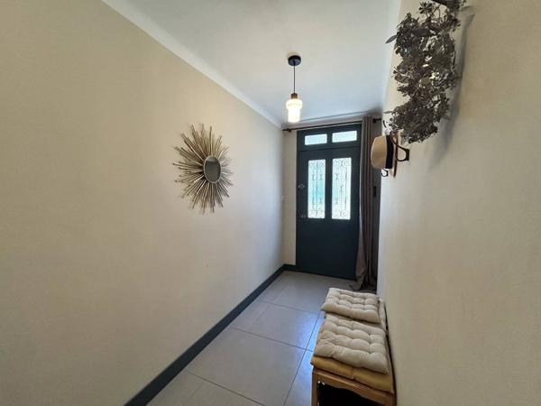 Alleins , comme un LOFT , jardin, grand garage - remise proche Golf Pont Royal