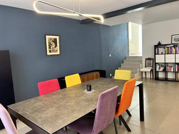 Alleins , comme un LOFT , jardin, grand garage - remise proche Golf Pont Royal