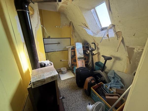 Maison d'environ 90 m² sur un terrain de 5,6 ares avec dépendances