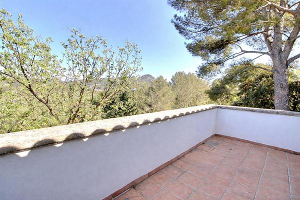 A vendre en exclusivité Nestenn Saint-Victoret ? Maison de charme de 167 m² avec garage de 47 m² ? Bouc-Bel-Air