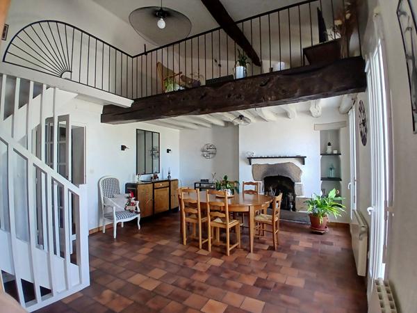 Maison de caractère rénovée 140 m² . Coup de coeur assuré !