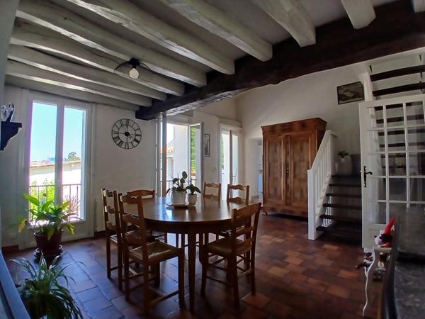 Maison de caractère rénovée 140 m² . Coup de coeur assuré !