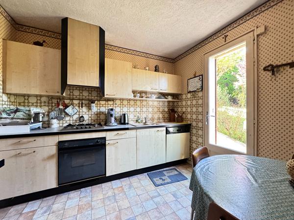 A vendre, à 5 minutes de PERIGUEUX  (24000), très jolie Maison type 4 avec jardin et garage