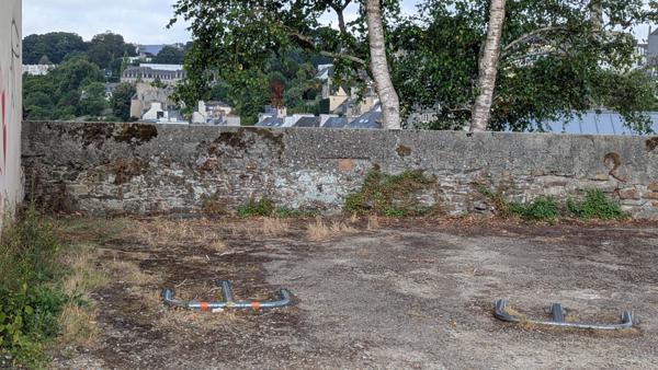 Place de parking à vendre dans un quartier calme et recherché de Morlaix