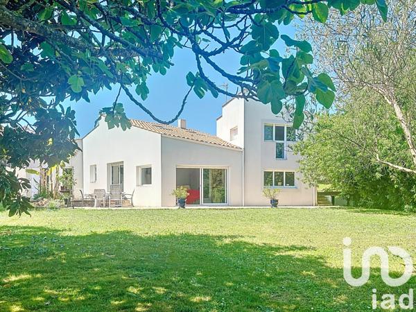 Maison 6 pièces de 155 m² à Dompierre-sur-Mer (17139)