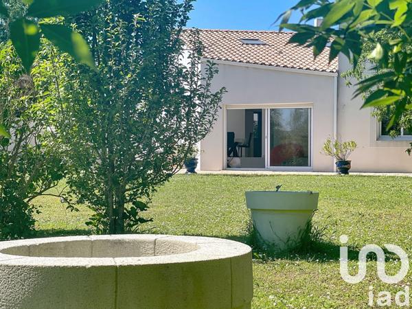 Maison 6 pièces de 155 m² à Dompierre-sur-Mer (17139)