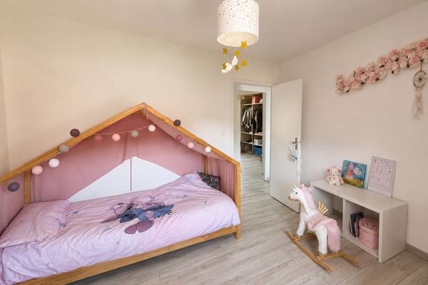 BOUC-BEL-AIR  MAISON T4 ENTIÈREMENT RÉNOVÉE AVEC GARAGE ET EXTÉRIEURS