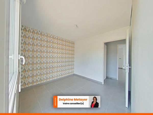 Appartement T3 récent avec terrasse, au dernier étage au Le Luc (Var)