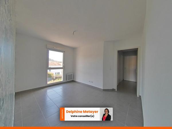 Appartement T3 récent avec terrasse, au dernier étage au Le Luc (Var)