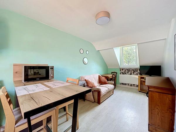Appartement 2 pièces dernier étage meublé proche Thermes 25,46 m² Aix-les-Bains
