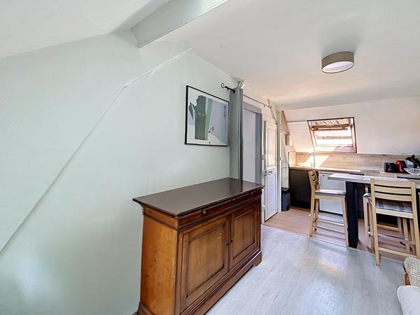 Appartement 2 pièces dernier étage meublé proche Thermes 25,46 m² Aix-les-Bains
