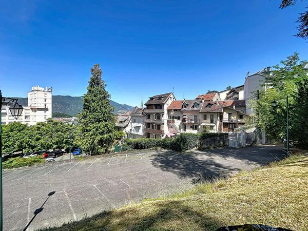 Appartement 2 pièces dernier étage meublé proche Thermes 25,46 m² Aix-les-Bains