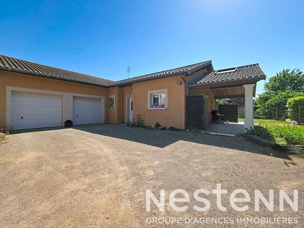 SAINT LAURENT DE MURE secteur Centre bourg - Maison individuelle plain pied de 2008 de 102 m² + garage de 40 m² sur terrain de 810 m²