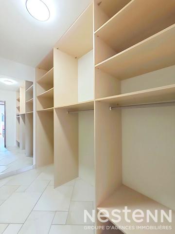 SAINT LAURENT DE MURE secteur Centre bourg - Maison individuelle plain pied de 2008 de 102 m² + garage de 40 m² sur terrain de 810 m²