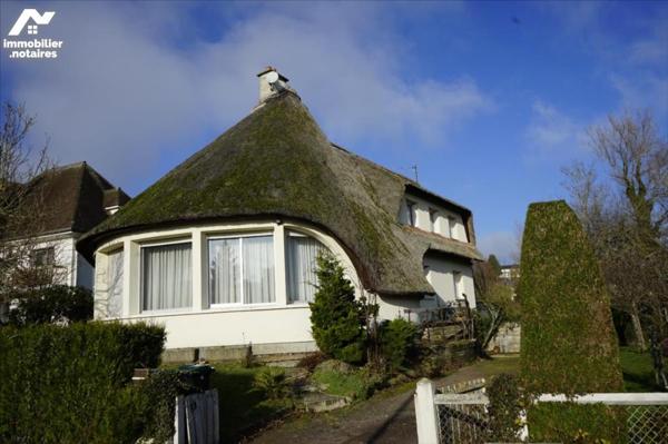 CENTRE VILLE - CHAUMIERE (1979) - en bon état - SH : 155 m² - Sur 600 m²