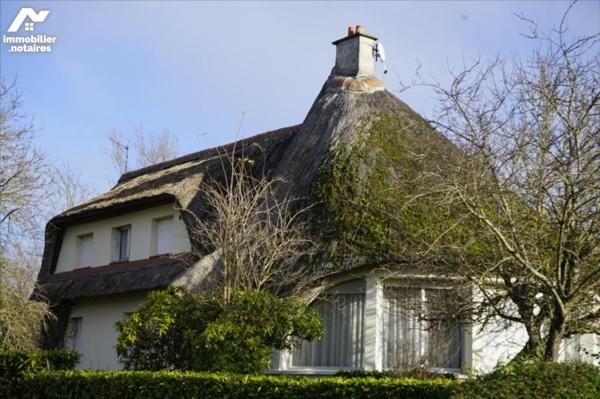 CENTRE VILLE - CHAUMIERE (1979) - en bon état - SH : 155 m² - Sur 600 m²