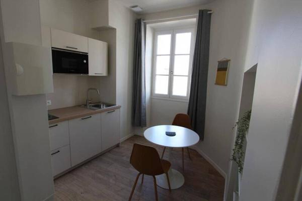 Appartement 1 pièce - 44000 Nantes -  VIARME