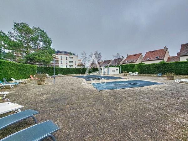Fontaine les Dijon : Grand type 2 balcon stationnement piscine