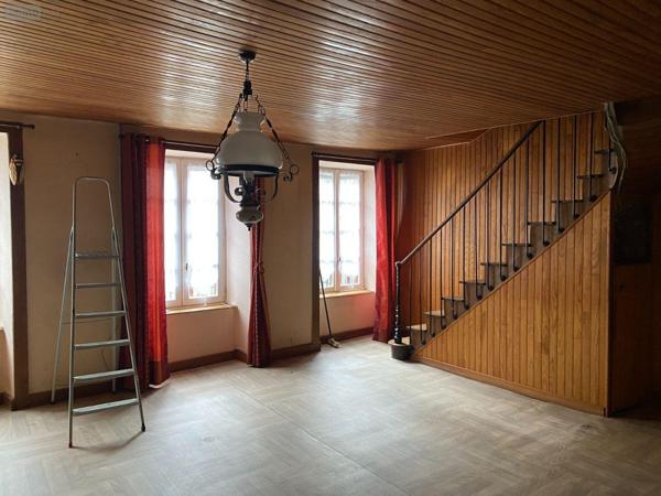 Maison à vendre à Mauriac dans le Cantal (15200), ref : 15060/930