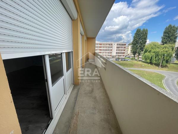 À CHAUNY , LUMINEUX ET SPACIEUX APPARTEMENT T3