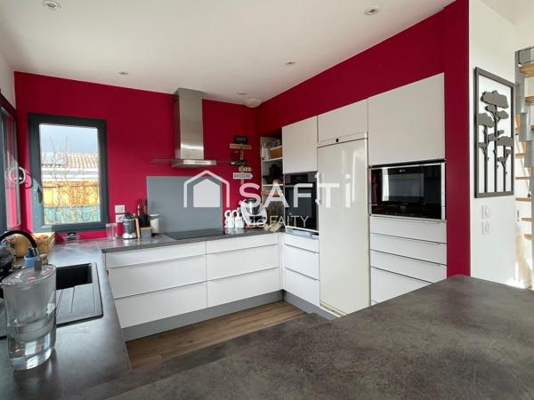 Maison contemporaine - 4 chambres - 3 salle d'eau - garage/atelier - piscine