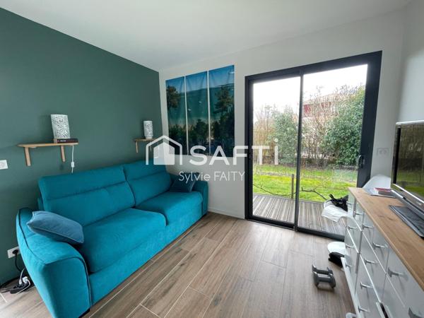 Maison contemporaine - 4 chambres - 3 salle d'eau - garage/atelier - piscine