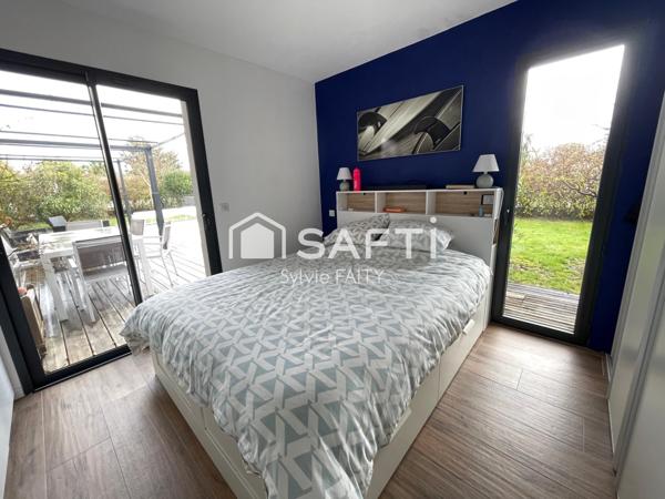 Maison contemporaine - 4 chambres - 3 salle d'eau - garage/atelier - piscine