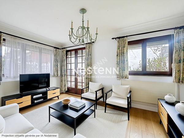 Maison semi individuelle - à travaux - 3 chambres - garage - passage sur le côté - cour - terrasse surélevée - proche de toutes commoditées