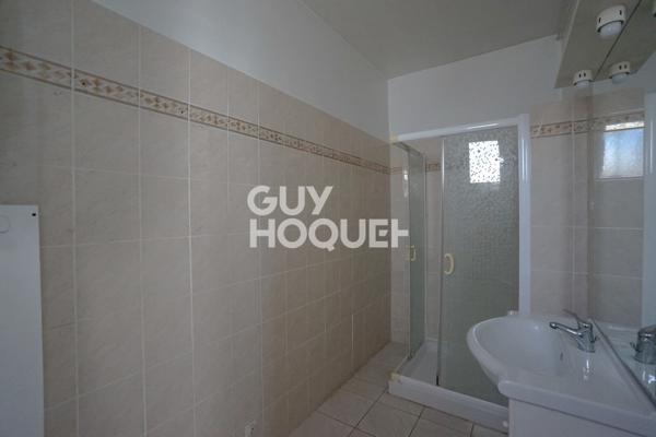 Maison à vendre à Royan - 4 pièces, 3 chambres, proche de la mer